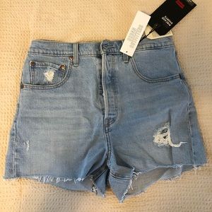 NWT Levi’s Ribcage Shorts